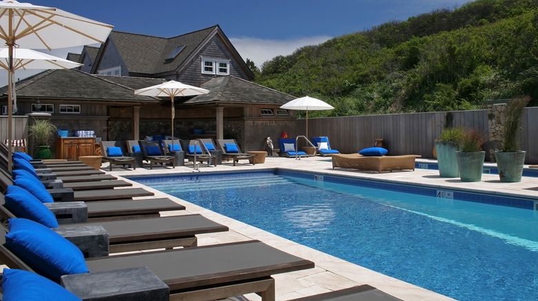 <b>Cliffside Beach Club Pool</b>
