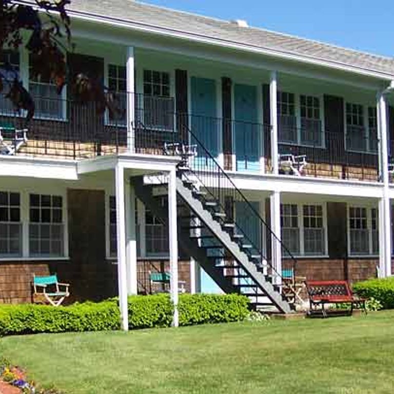 Colonial Village Motel & Cottages