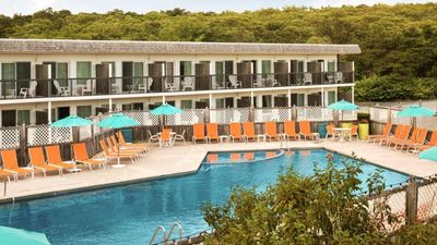 Harbor Hotel