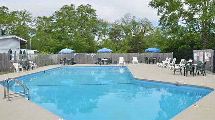 Blue Dolphin Inn Pool