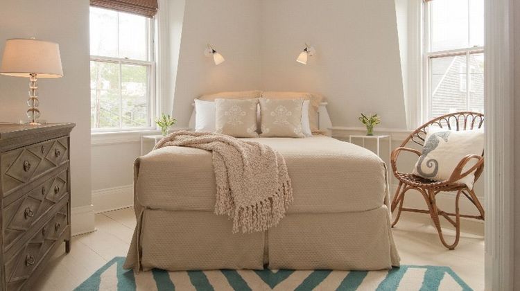 Centerboard Inn Room