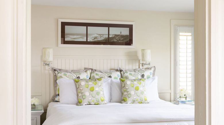 <b>Vineyard Square Hotel & Suites Room</b>