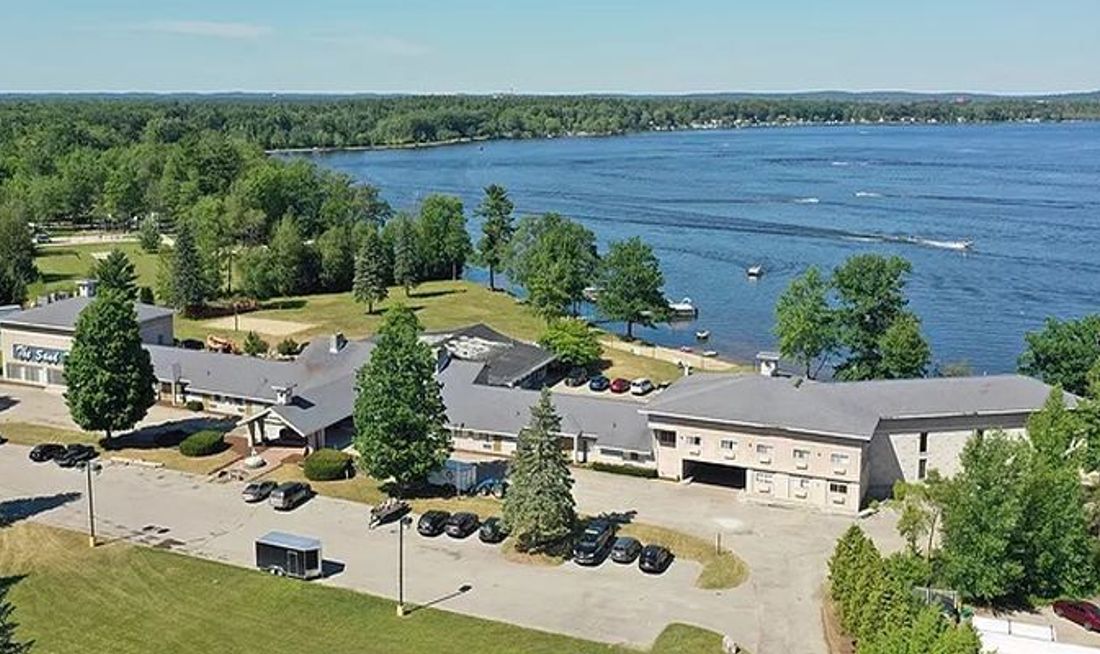Lake Cadillac Resort Exterior