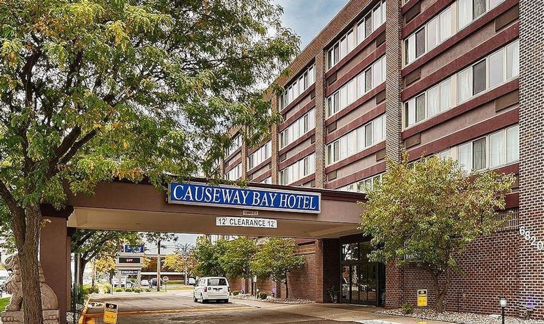 Causeway Bay Lansing Hotel Exterior