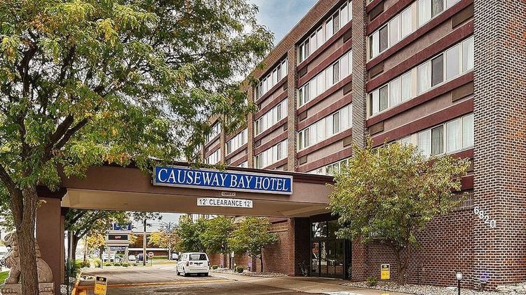 Causeway Bay Lansing Hotel Exterior