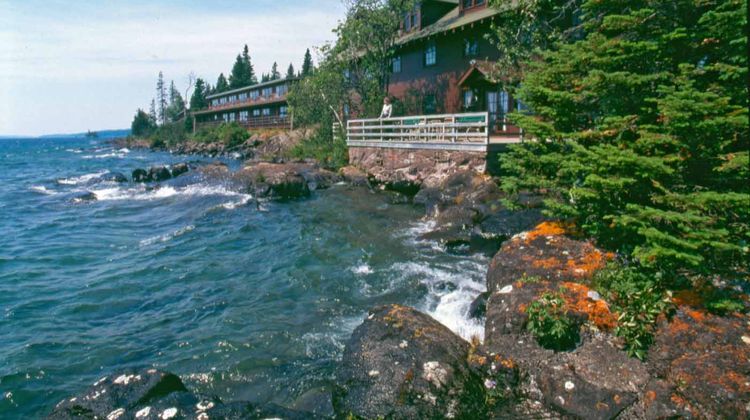 Rock Harbor Lodge Exterior