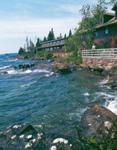 Rock Harbor Lodge