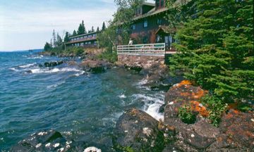 Rock Harbor Lodge
