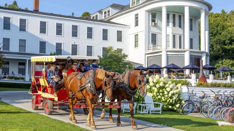 <b>Island House Hotel Recreation</b>