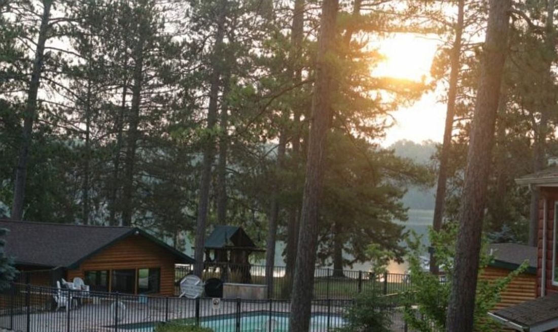 Eagle Bay Lodge Exterior
