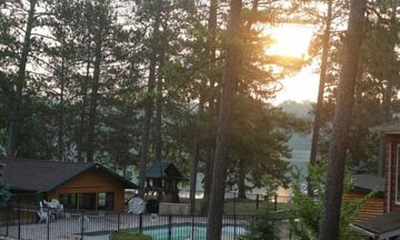 Eagle Bay Lodge