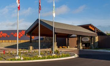 Grand Portage Lodge & Casino
