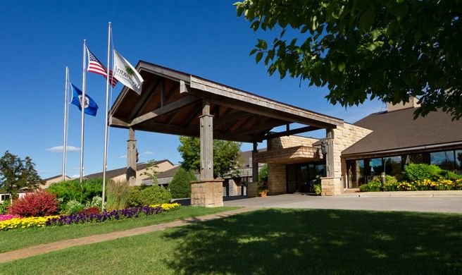 Arrowwood Resort & Conference Center Exterior