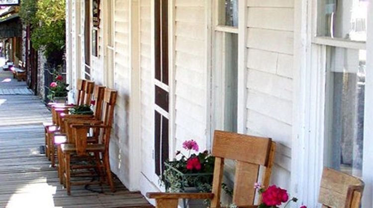 Fairweather Inn Exterior