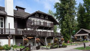 Lake McDonald Lodge & Cabins