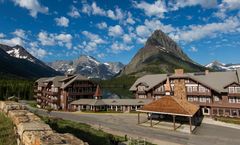 Many Glacier Hotel
