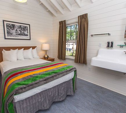 Swiftcurrent Motor Inn & Cabins Room