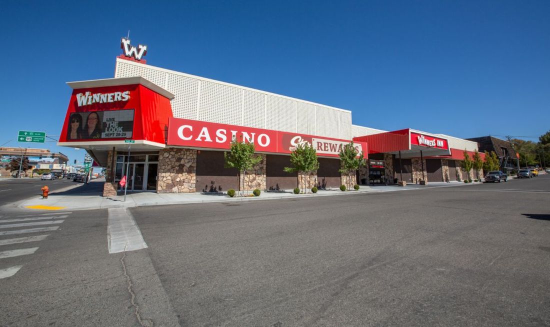 Winners Hotel & Casino Exterior