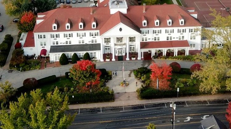 Eastern Slope Inn Resort Exterior
