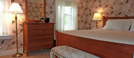 Franconia Inn Room