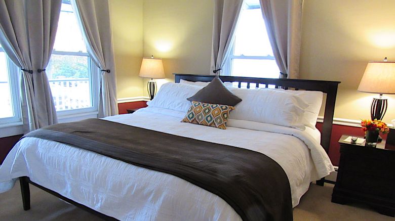<b>New London Inn Room</b>