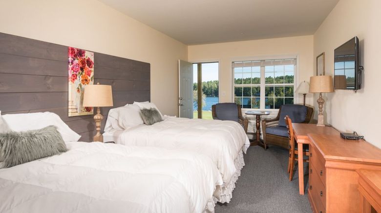 <b>Crescent Lake Inn & Suites Room</b>