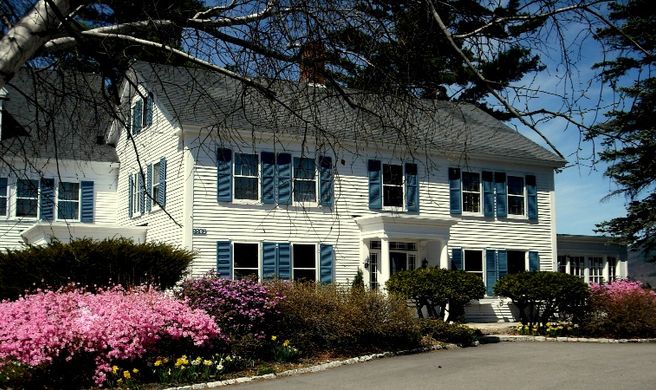 1785 Inn & Restaurant Exterior