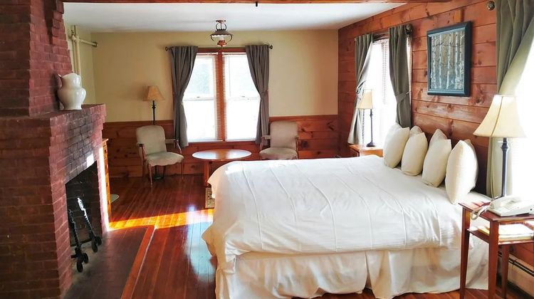 Woodbound Inn Room