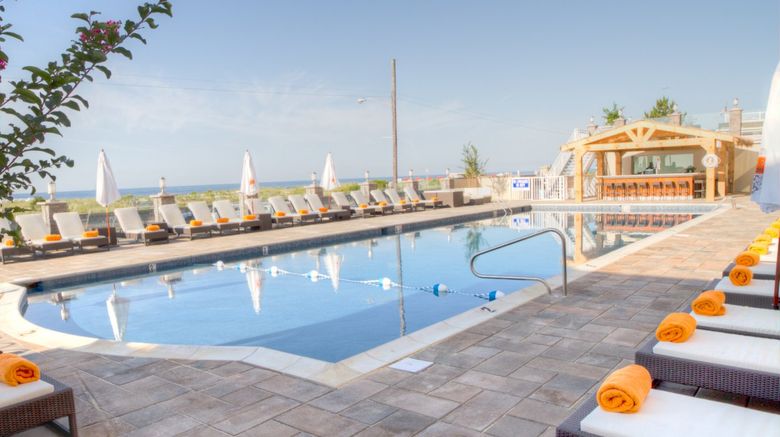 <b>Ocean Club Hotel Pool</b>