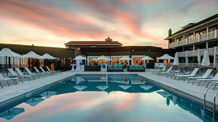 Icona Avalon Pool