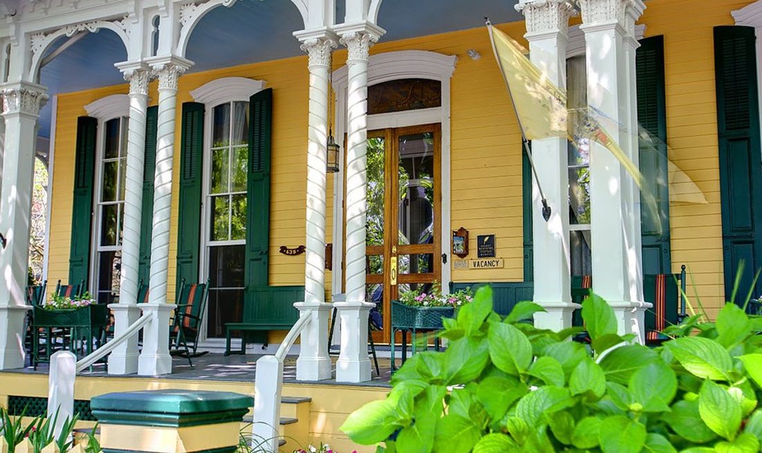 The Mainstay Inn Exterior