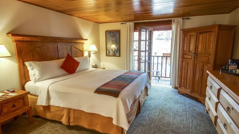 <b>Inn on the Alameda Room</b>