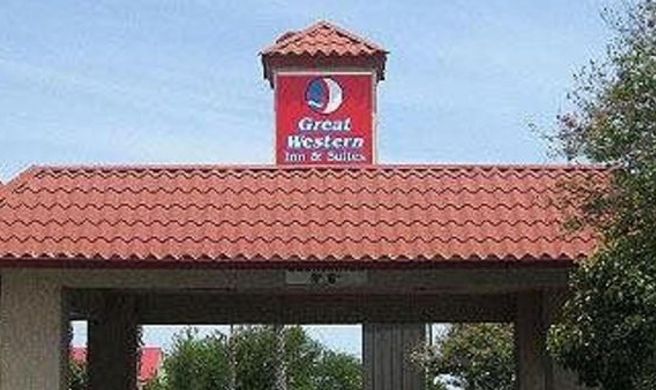 Great Western Inn & Suites Exterior