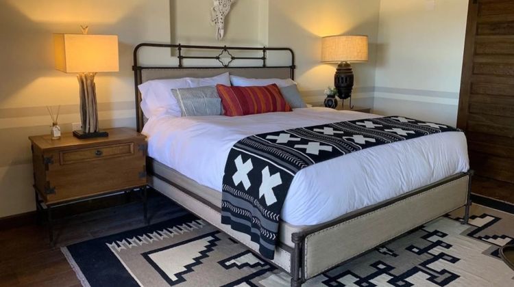 Bishop's Lodge, Auberge Collection Room
