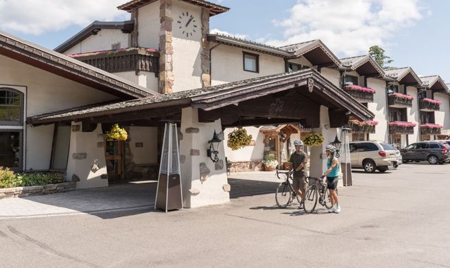 Golden Arrow Lakeside Resort Exterior
