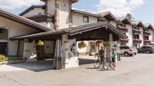 Golden Arrow Lakeside Resort