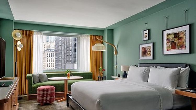 Romer Hell's Kitchen Room