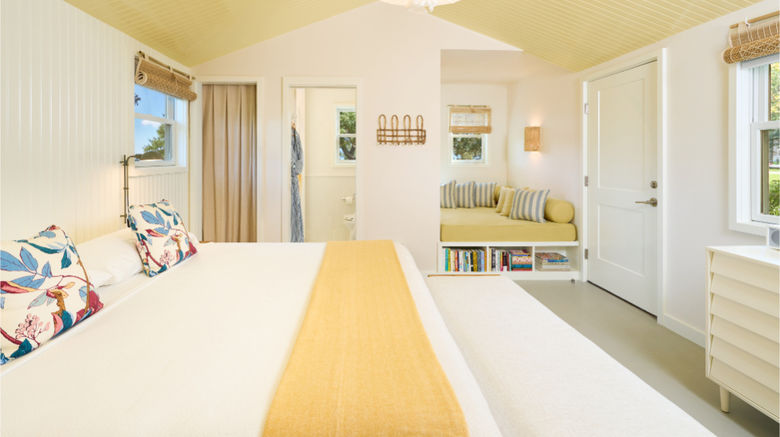 <b>Silver Sands Motel & Beach Bungalows Room</b> <b>Silver Sands Motel & Beach Bungalows Room</b>