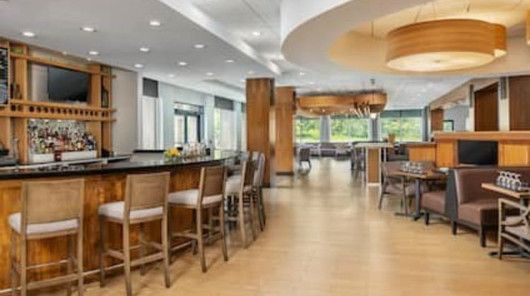 DoubleTree by Hilton Greensboro Airport Bar/Lounge