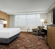 DoubleTree by Hilton Greensboro Airport Room
