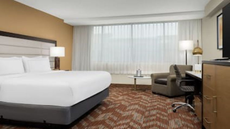 DoubleTree by Hilton Greensboro Airport Room