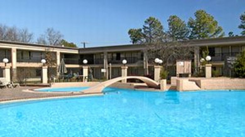 <b>Days Inn Durham/Near Duke University Pool</b>