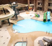 Bismarck Hotel & Conference Center Pool