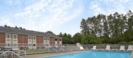 Days Inn Fremont Pool