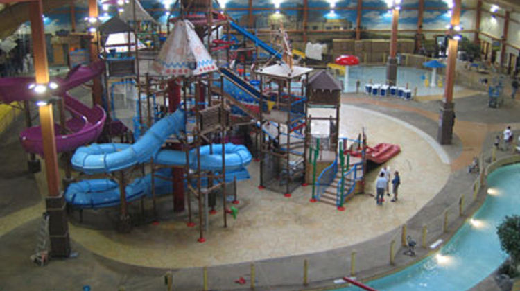 Fort Rapids Indoor Waterpark Resort Pool