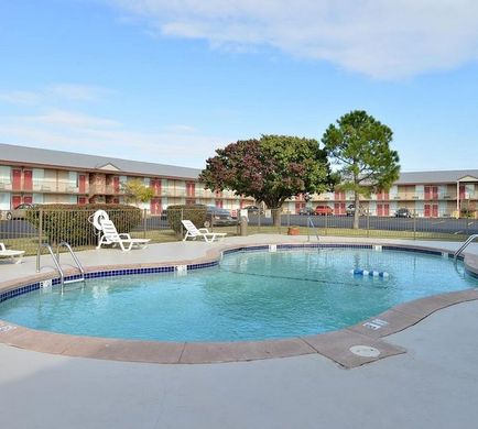Guest Inn Ardmore Pool