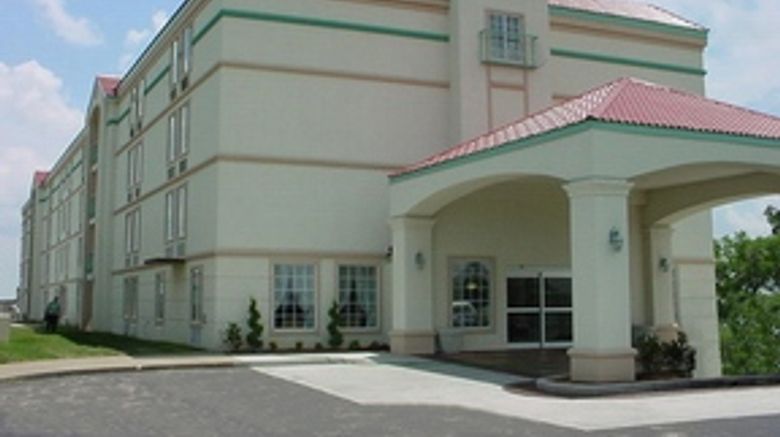 La Quinta Inn  and  Suites Tulsa Central Exterior
