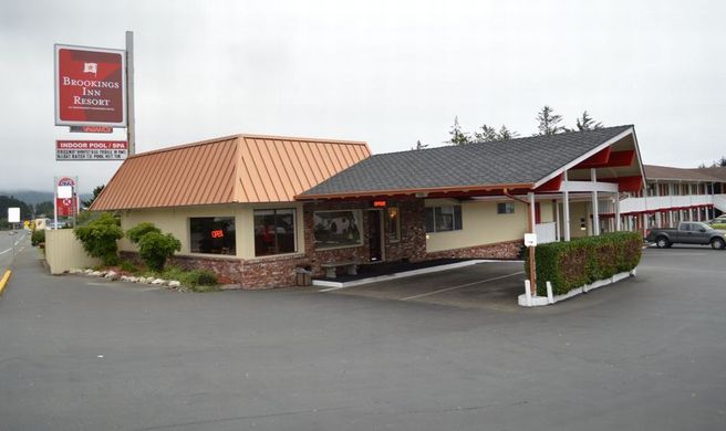 Brookings Inn Resort Exterior