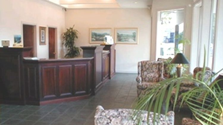 Hayward Inn Lobby