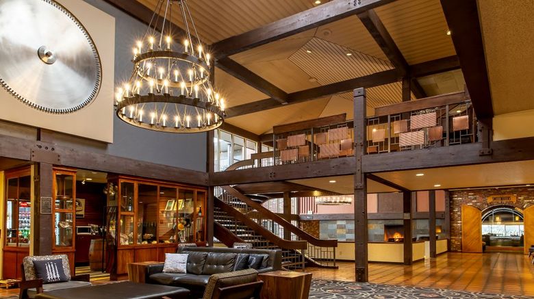 <b>Valley River Inn Lobby</b>